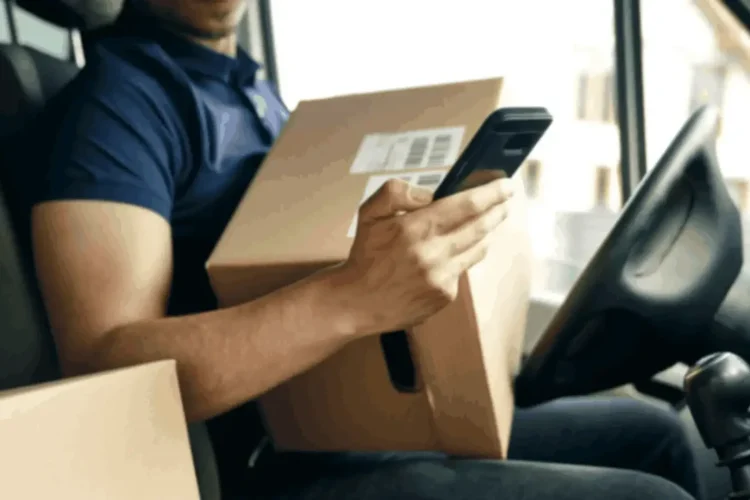 courier tracking application